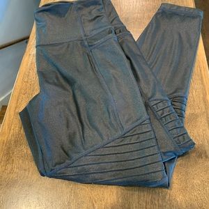 Athleta leggings, medium, excellent condition.